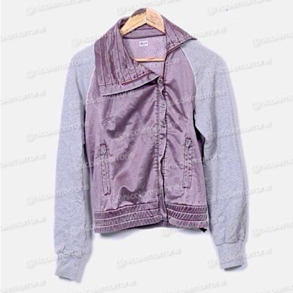 ISO 🔎 Nolita Italy jacket ASO Jessica Simpson bomber satin silk sweatshirt